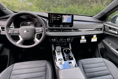 2026 Mitsubishi Outlander LE