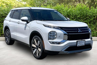 2026 Mitsubishi Outlander SE
