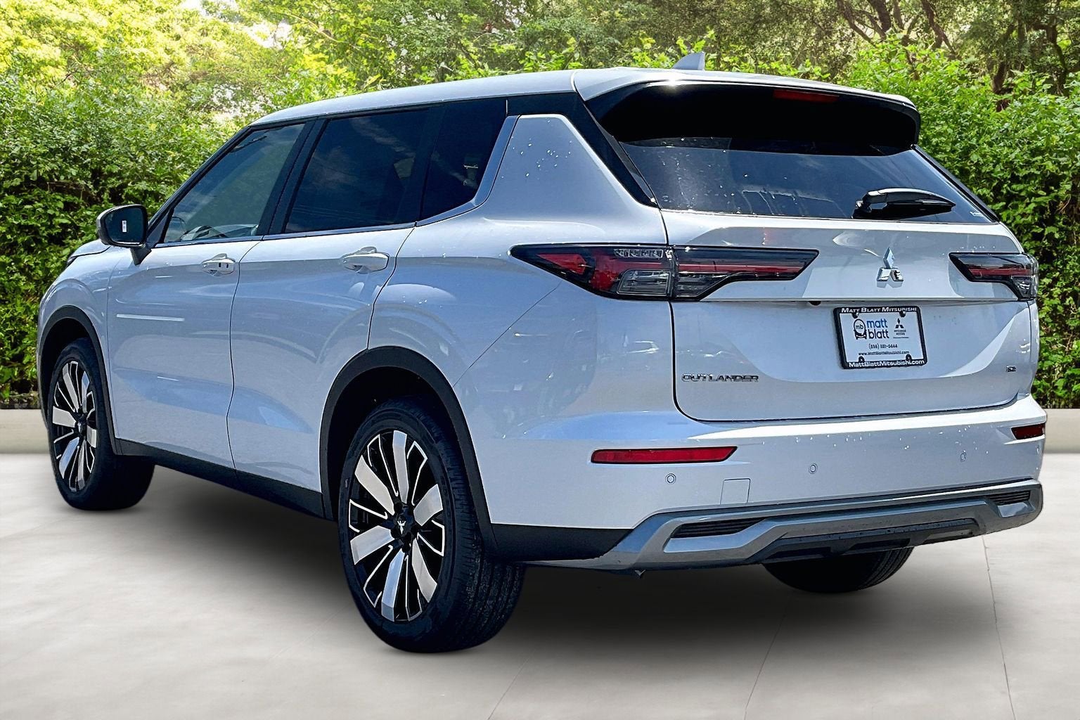2026 Mitsubishi Outlander SE