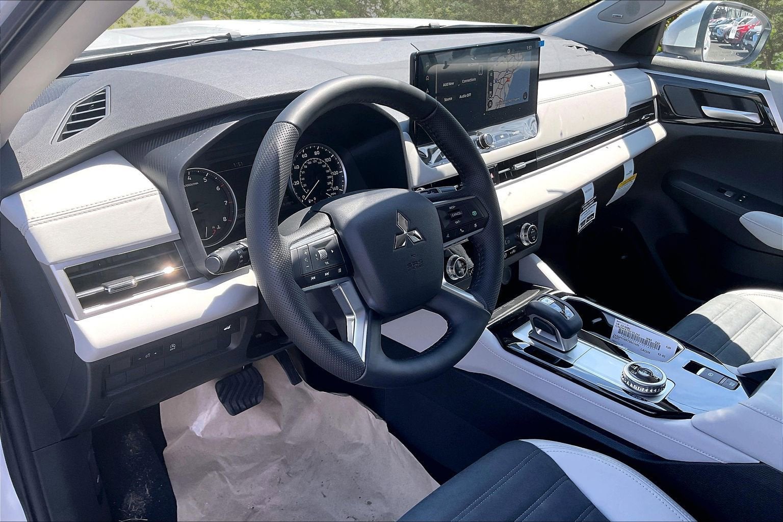 2026 Mitsubishi Outlander SE