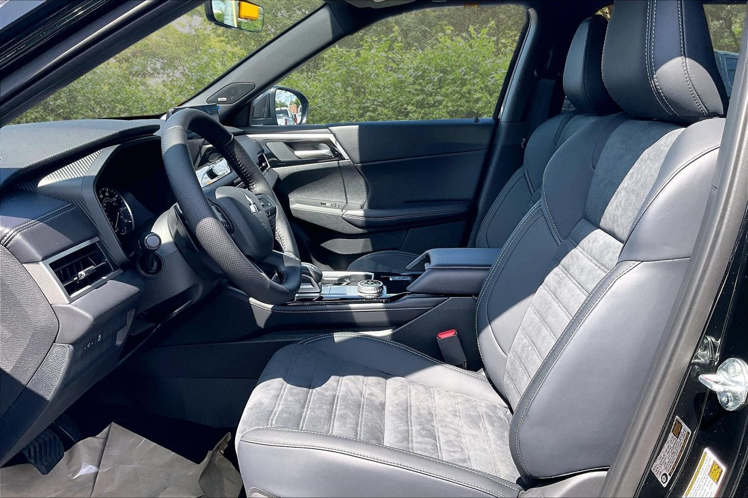 2026 Mitsubishi Outlander LE