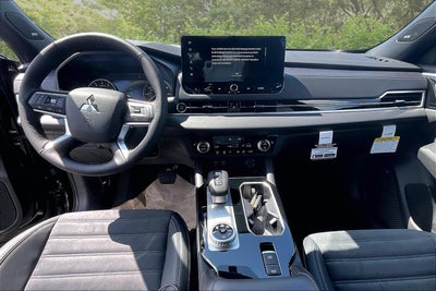 2026 Mitsubishi Outlander LE