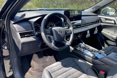 2026 Mitsubishi Outlander LE