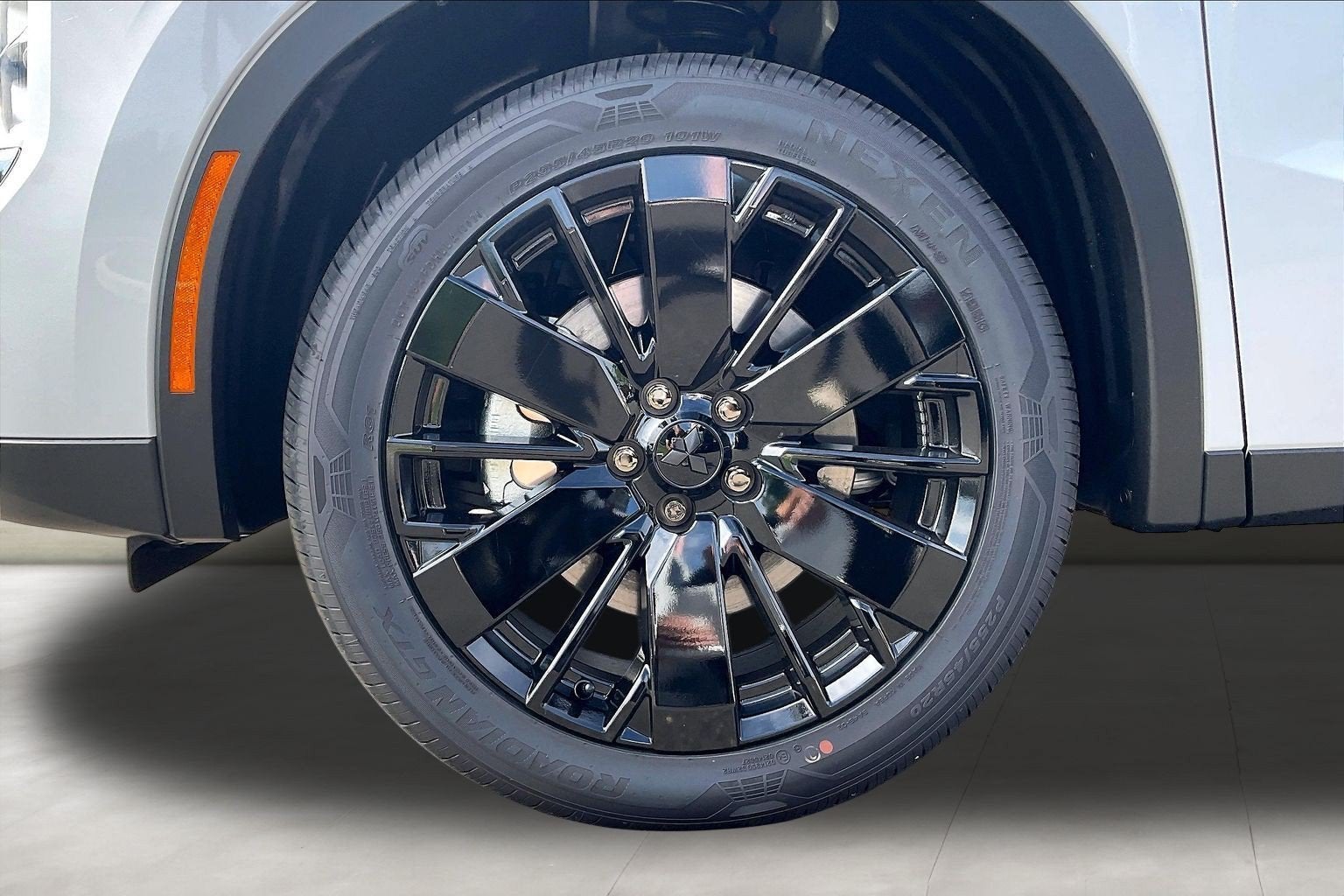 2026 Mitsubishi Outlander LE