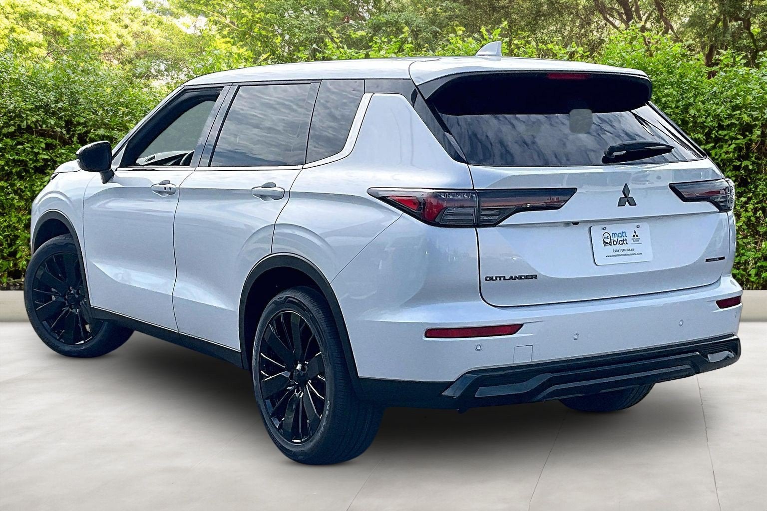 2026 Mitsubishi Outlander LE