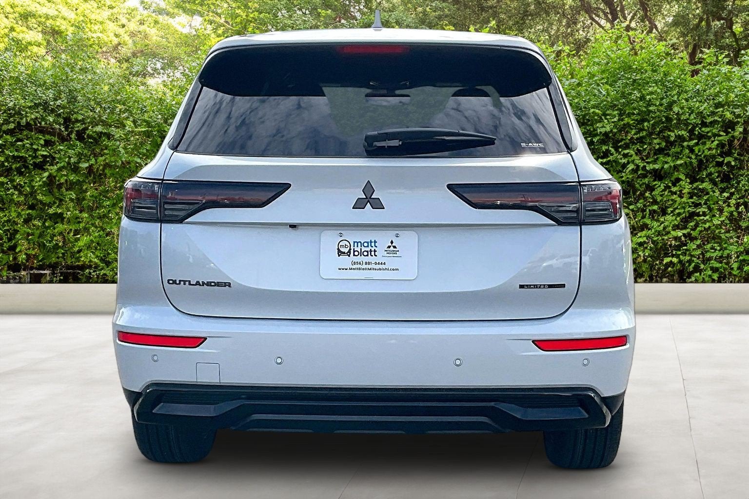 2026 Mitsubishi Outlander LE