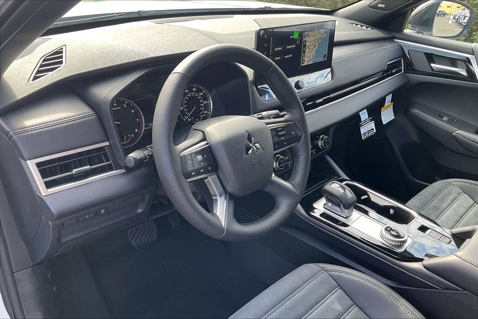 2026 Mitsubishi Outlander LE
