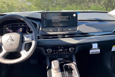 2026 Mitsubishi Outlander SE