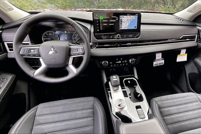 2026 Mitsubishi Outlander SE