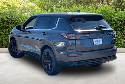2026 Mitsubishi Outlander LE