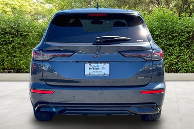 2026 Mitsubishi Outlander LE