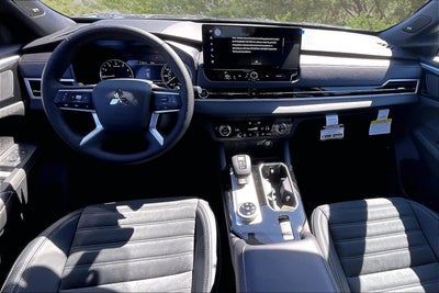 2026 Mitsubishi Outlander LE