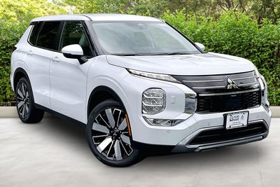 2026 Mitsubishi Outlander SE