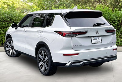 2026 Mitsubishi Outlander SE