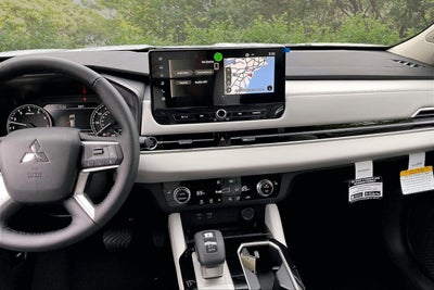 2026 Mitsubishi Outlander SE
