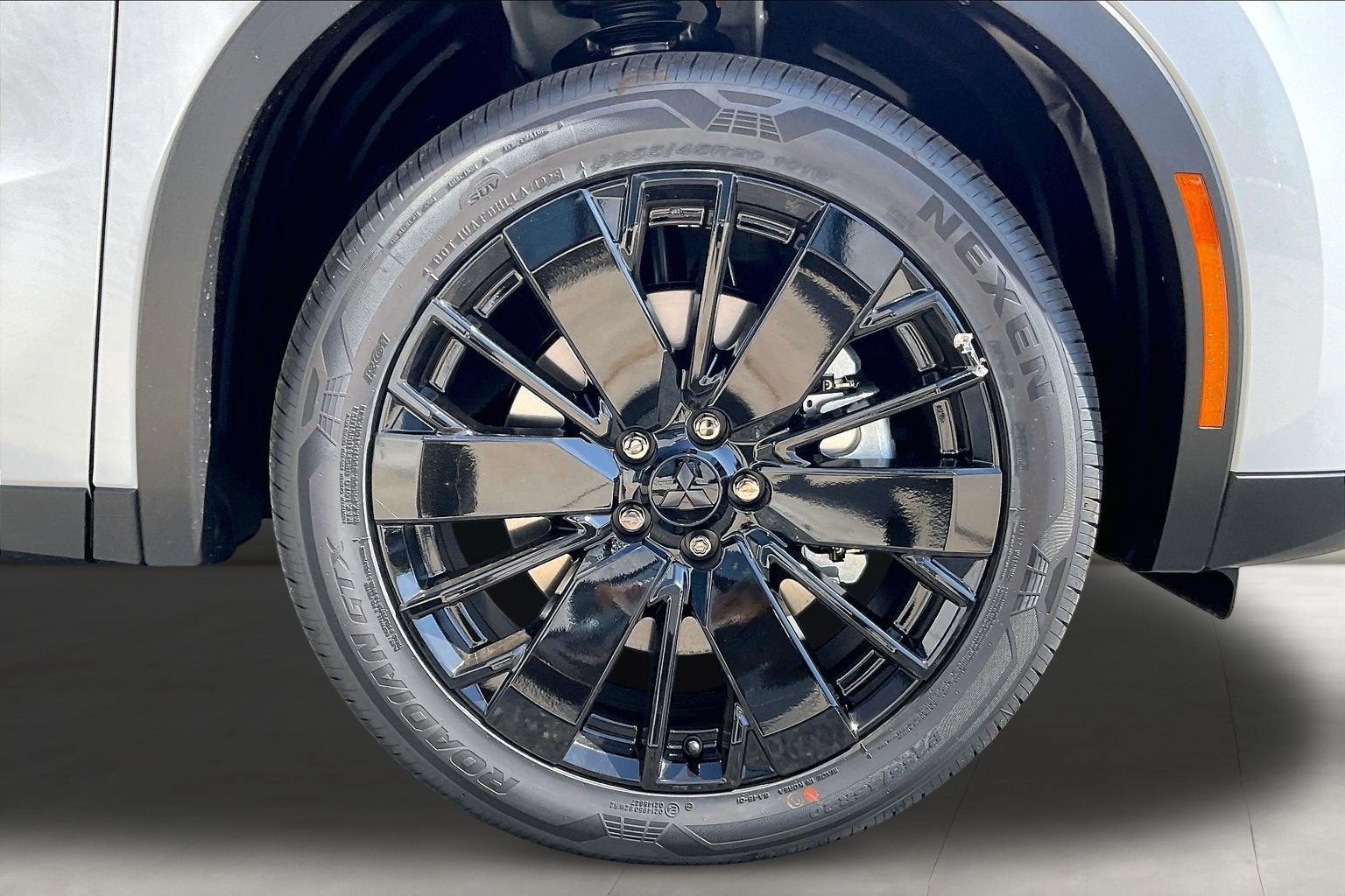 2026 Mitsubishi Outlander LE