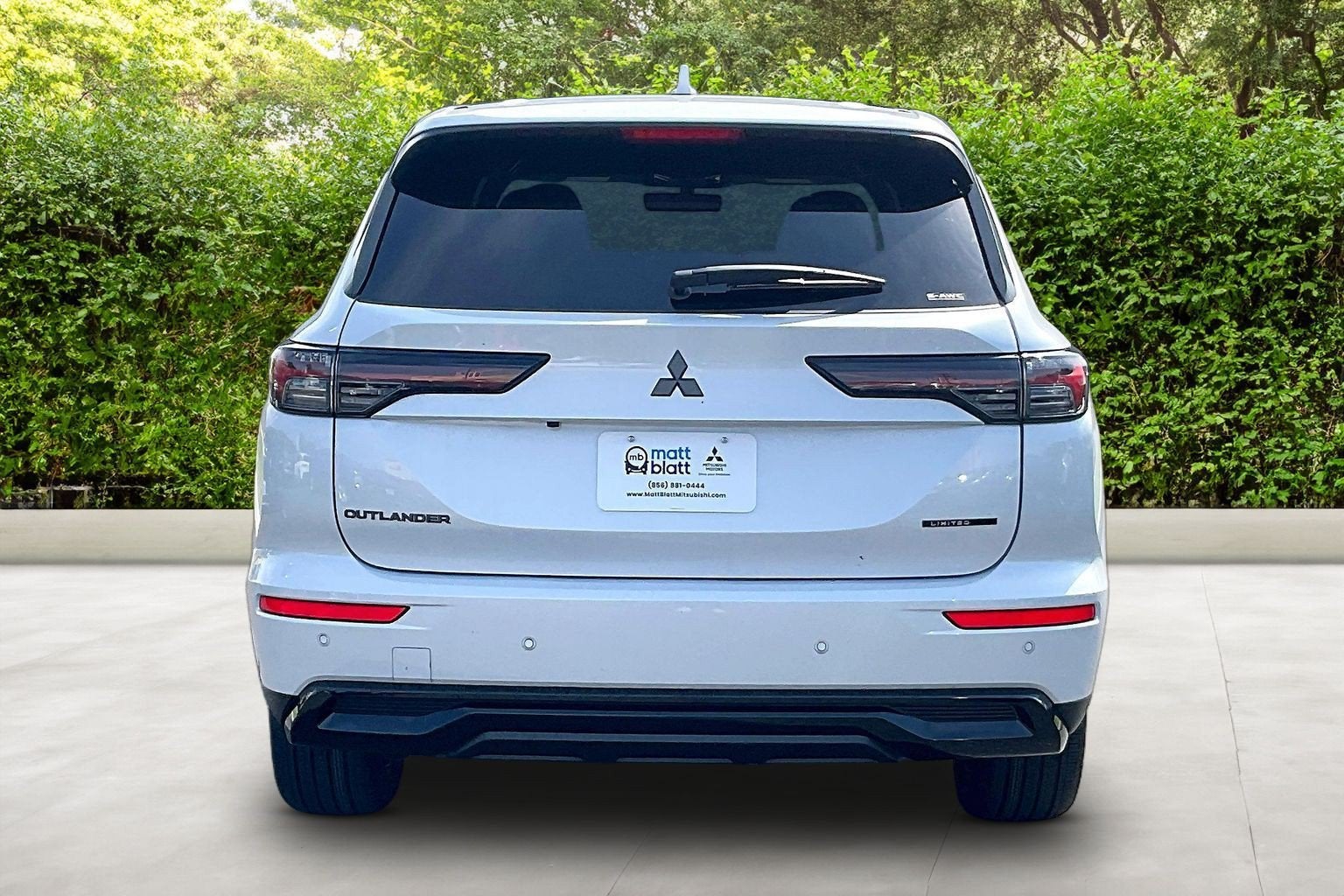 2026 Mitsubishi Outlander LE
