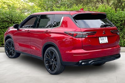 2026 Mitsubishi Outlander LE