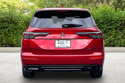2026 Mitsubishi Outlander LE
