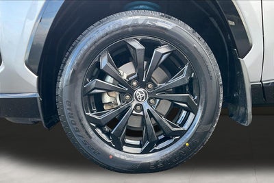 2022 Toyota RAV4 Hybrid SE