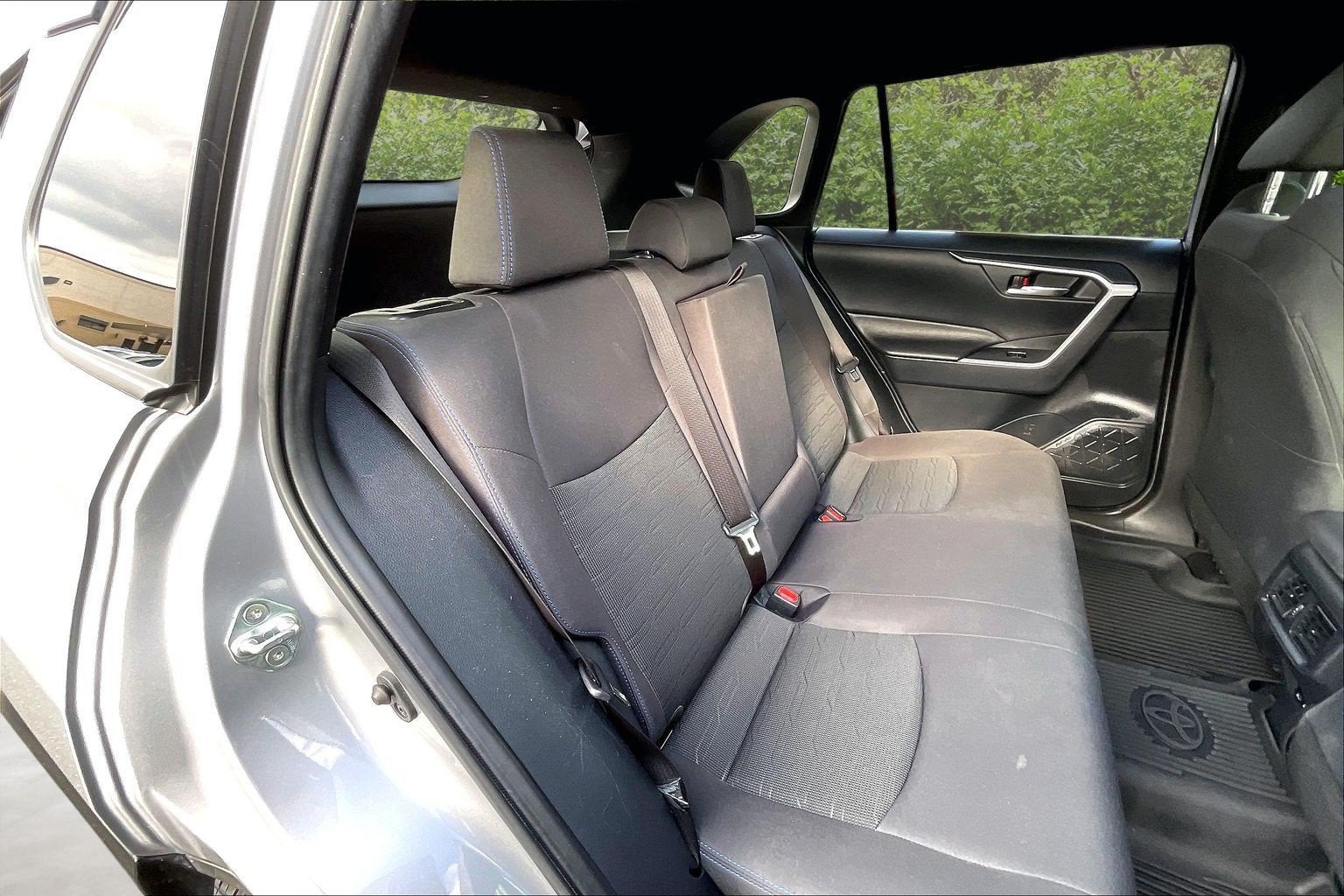 2022 Toyota RAV4 Hybrid SE