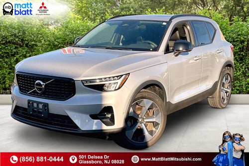 2023 Volvo XC40 Ultimate Dark Theme