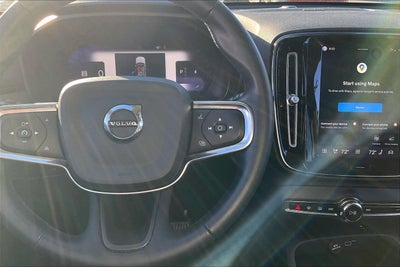 2023 Volvo XC40 Ultimate Dark Theme