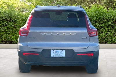 2023 Volvo XC40 Ultimate Dark Theme