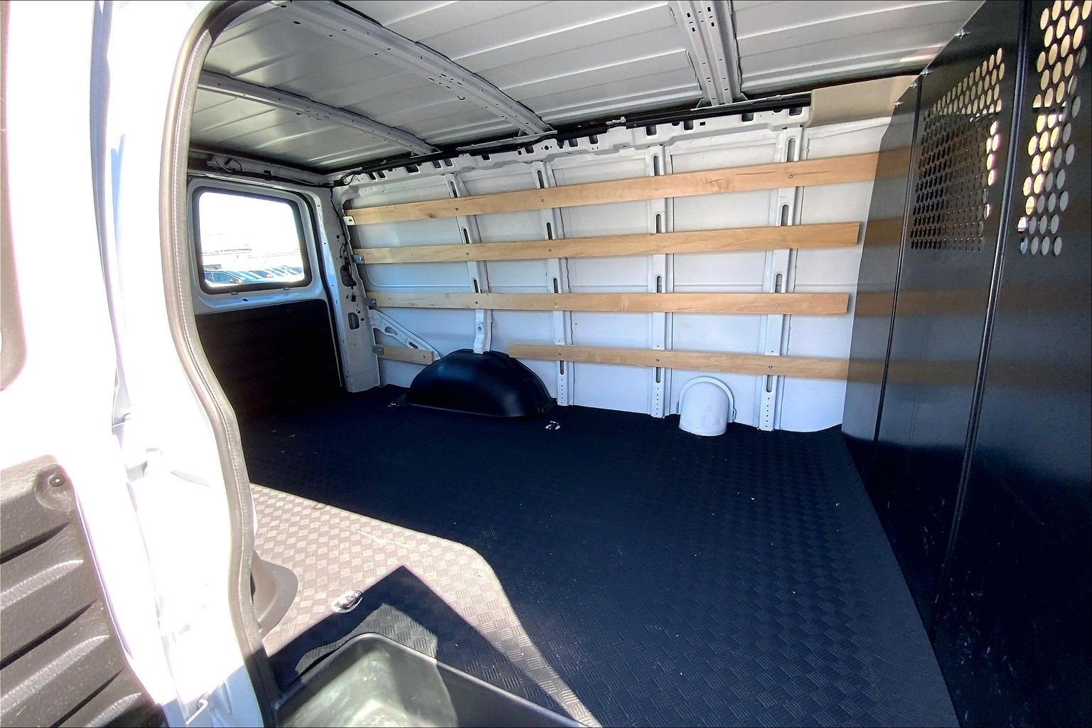 2024 GMC Savana Cargo Van 2500