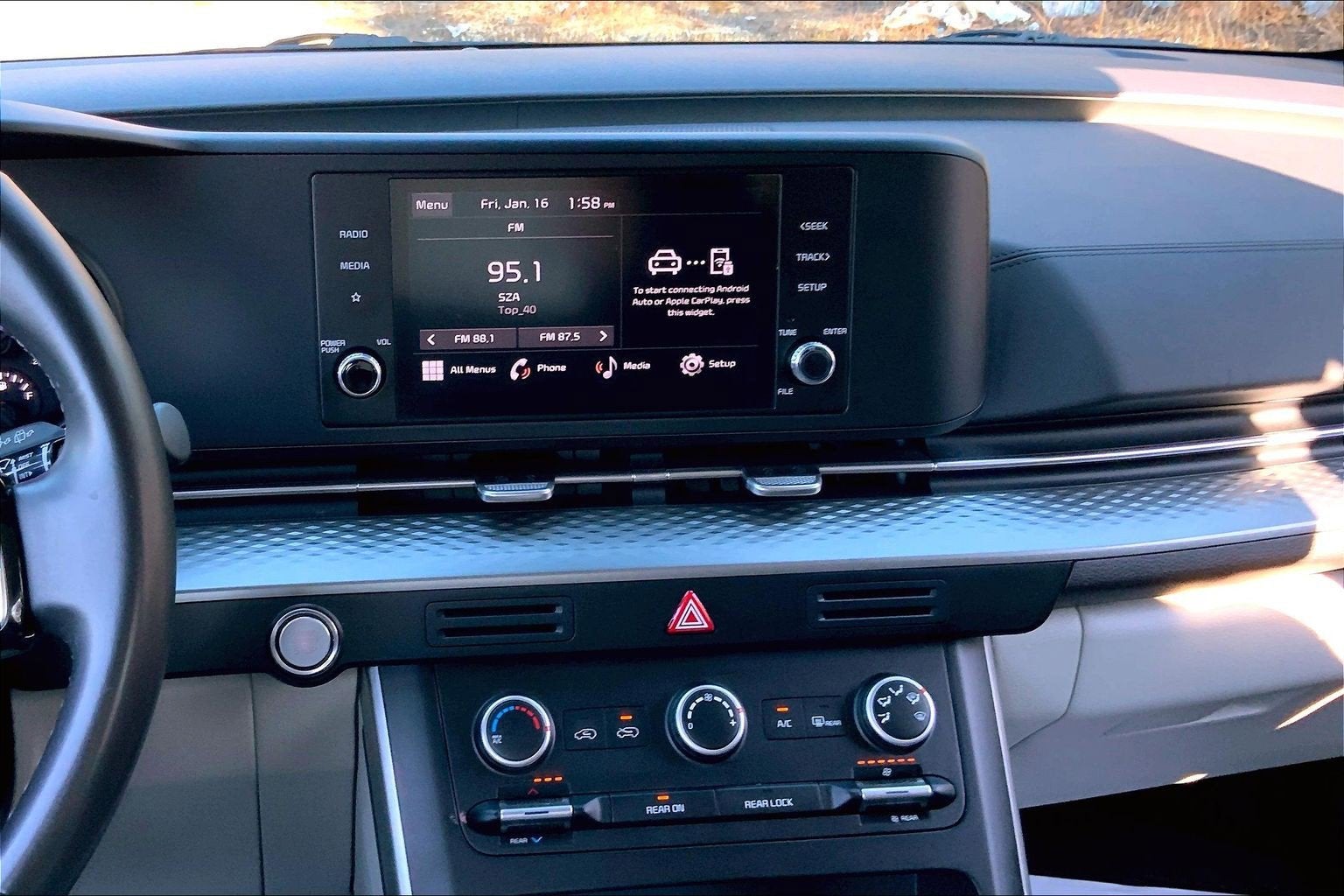 2024 Kia Carnival LX