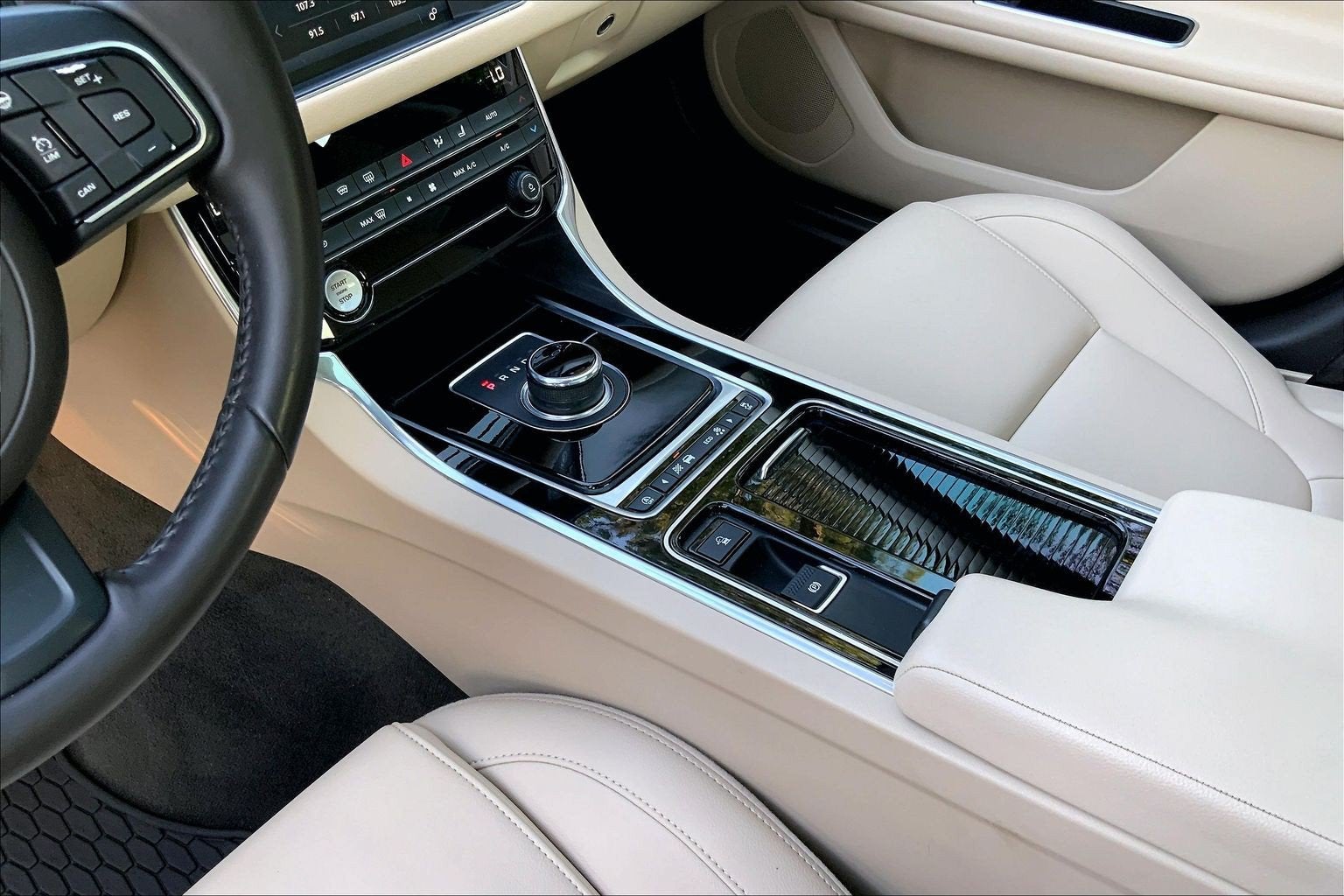 2018 Jaguar XF 25t Premium