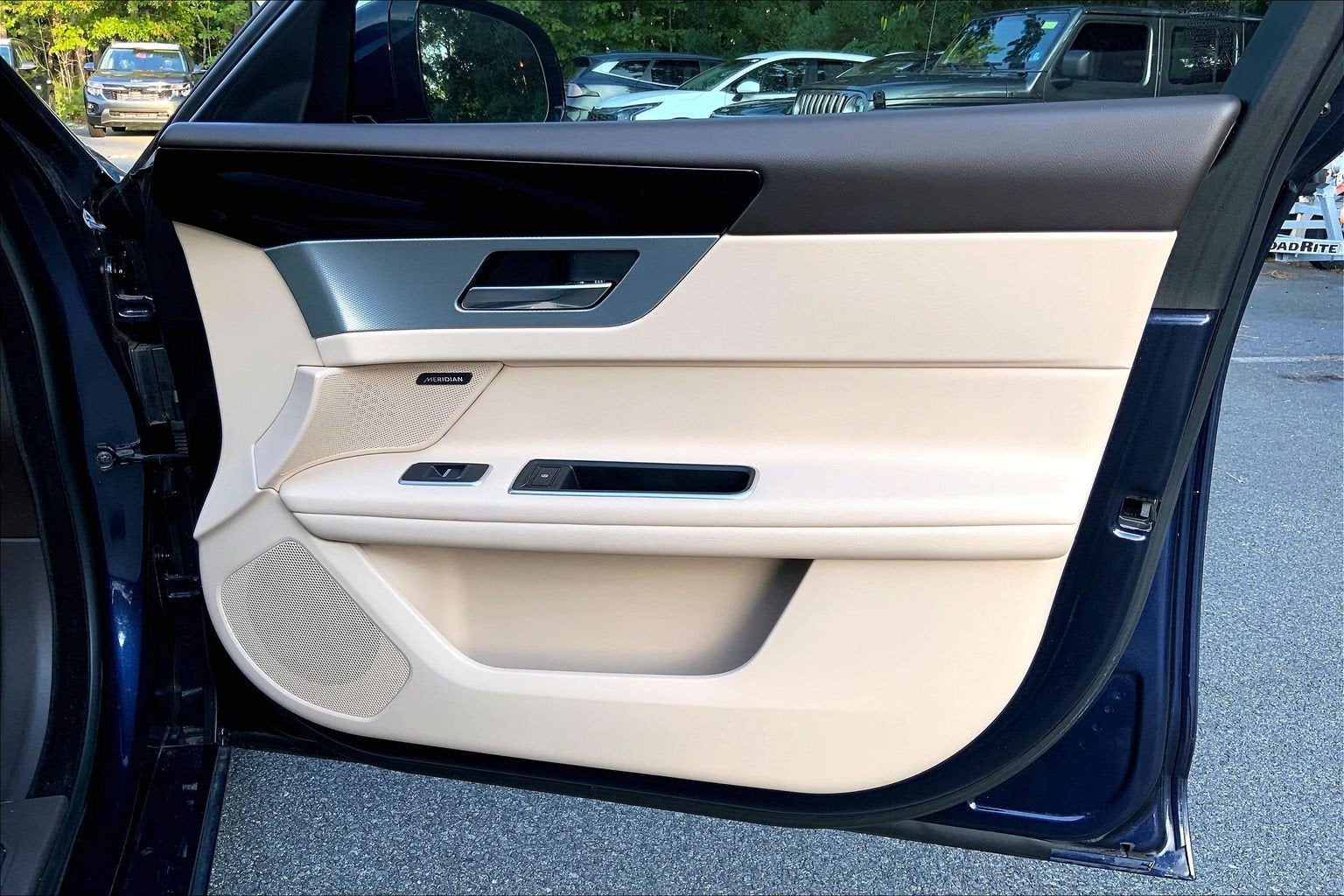 2018 Jaguar XF 25t Premium