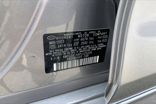 2023 Genesis G70 2.0T