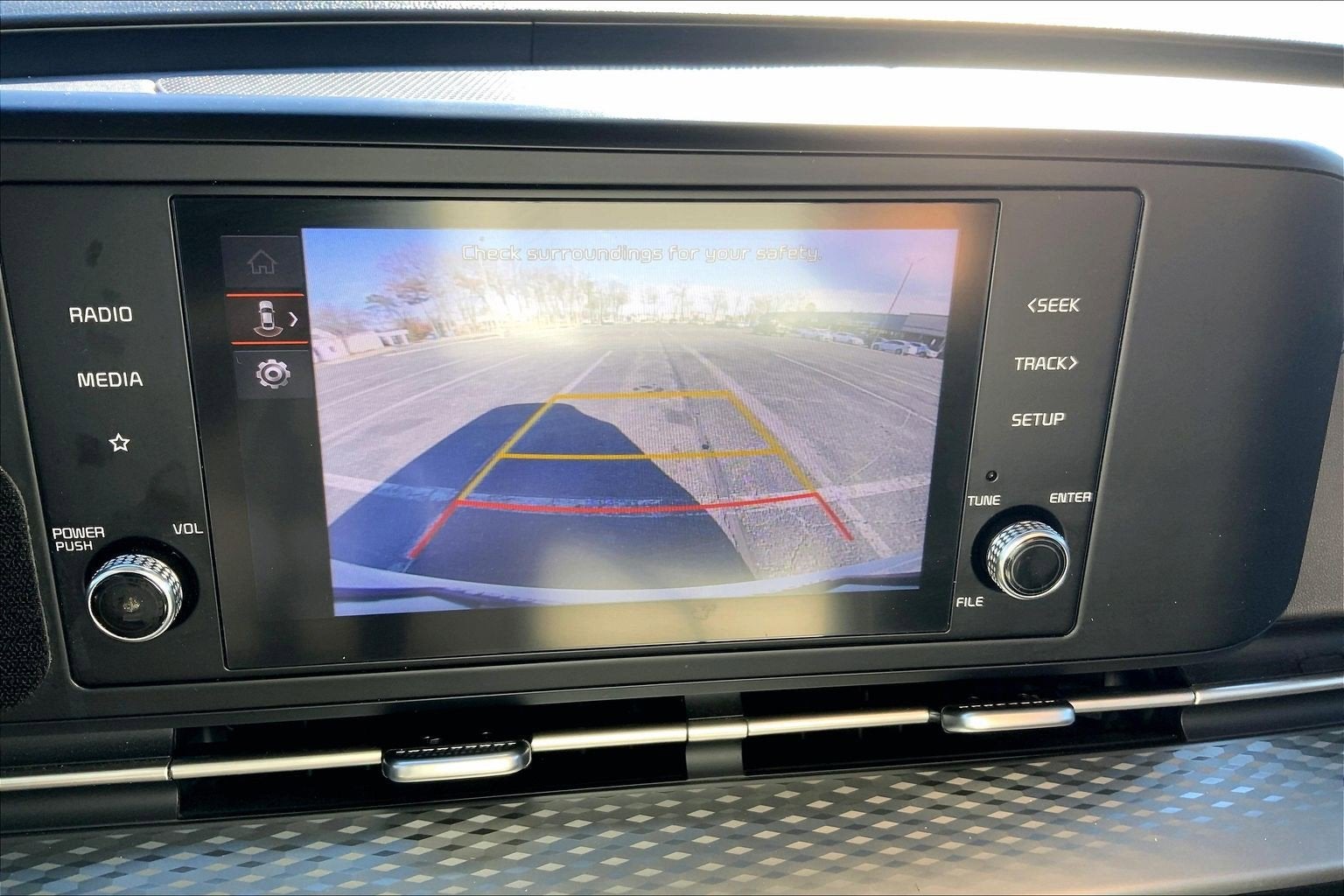 2024 Kia Carnival LX