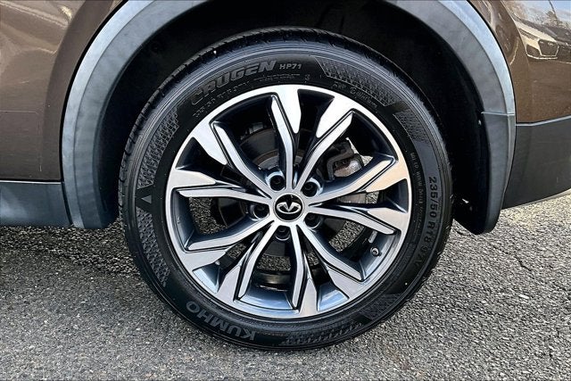 2017 INFINITI QX30 Premium