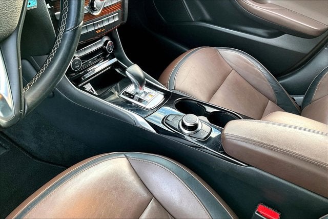 2017 INFINITI QX30 Premium