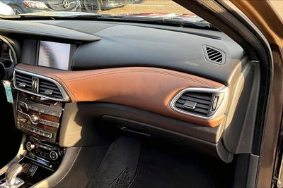 2017 INFINITI QX30 Premium