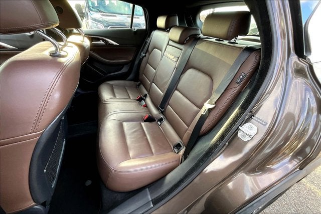 2017 INFINITI QX30 Premium