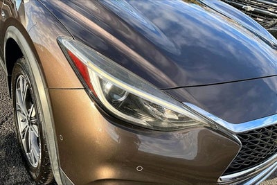 2017 INFINITI QX30 Premium