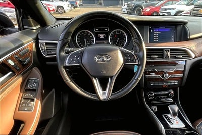 2017 INFINITI QX30 Premium